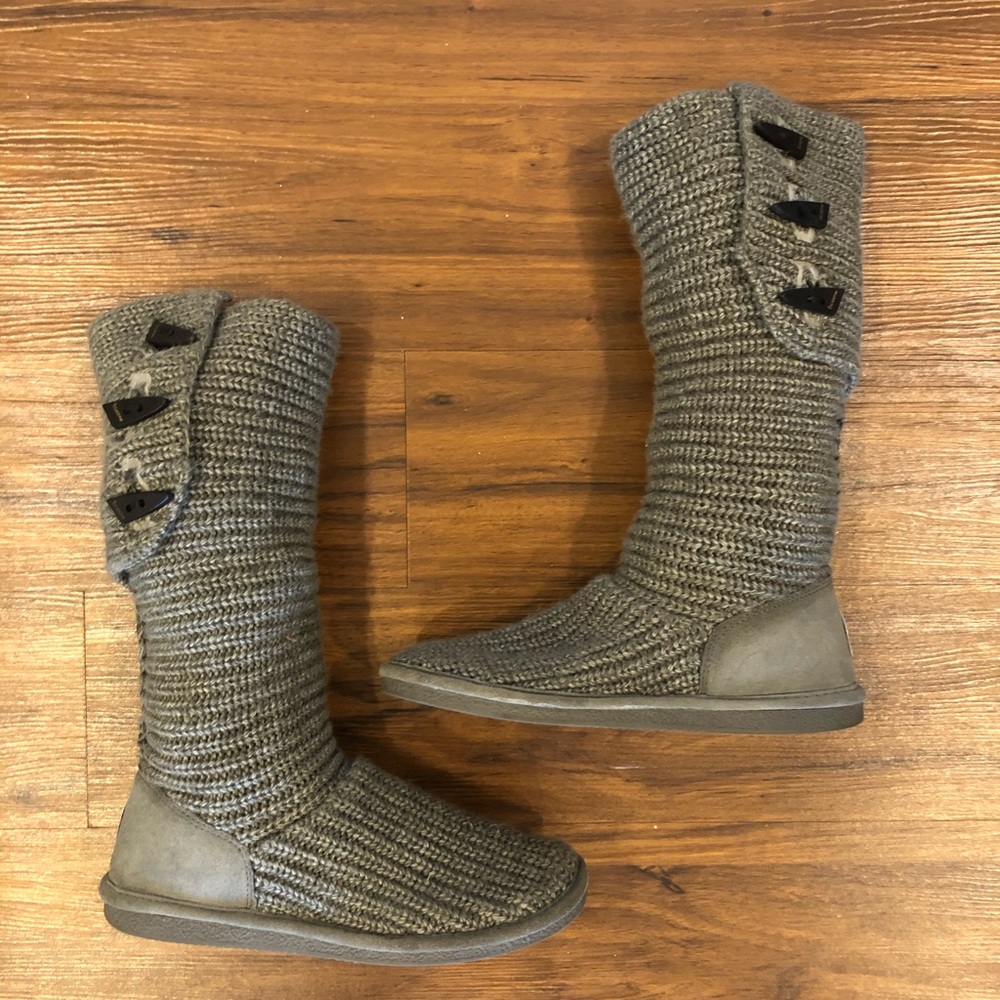 BearPaw Gray Knit Boots